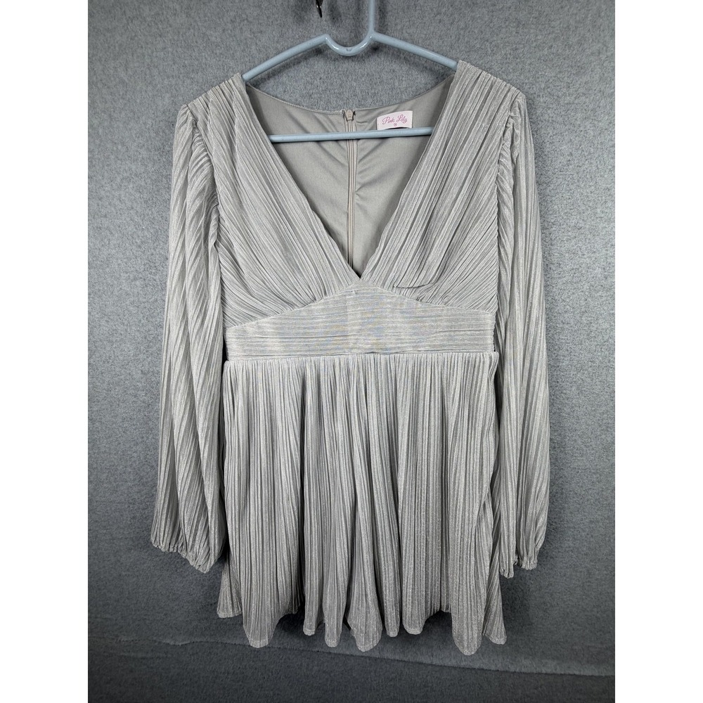 Pink Lily Dress‎ Womens Medium Silver Pleated Metallic Fit Flare V Neck Mini
